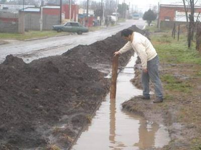 Indignaci�n en Villa Italia por una obra de cloacas paralizada