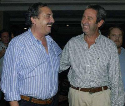 La UCR ya est� partida en todo el pa�s entre cobistas y alfonsinistas 
