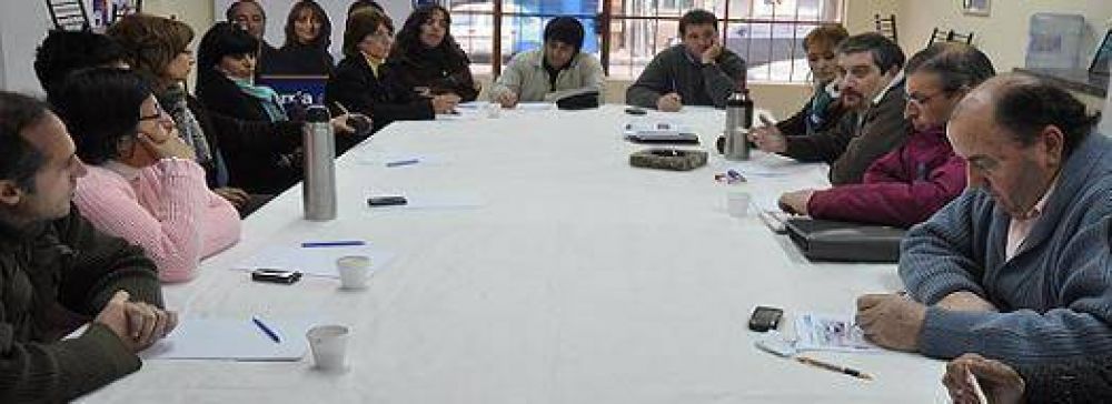 Ediles de la S�ptima alumbran el "Foro de Concejales del PJ"