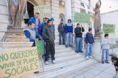 EN LA MUNICIPALIDAD Representantes del Sindicato del Cuero le entregaron un petitorio a la intendenta