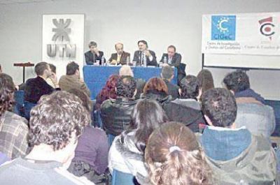 Laborde disert� sobre autonom�a municipal y participaci�n ciudadana