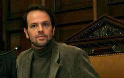 Racconto negocia su pase al peronismo anti Kirchner