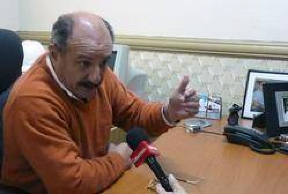 Desafi� a Trujillo y Ghione a que lo acompa�en a la isla: Cazador reafirm� que para �l los l�mites no est�n en discusi�n 9