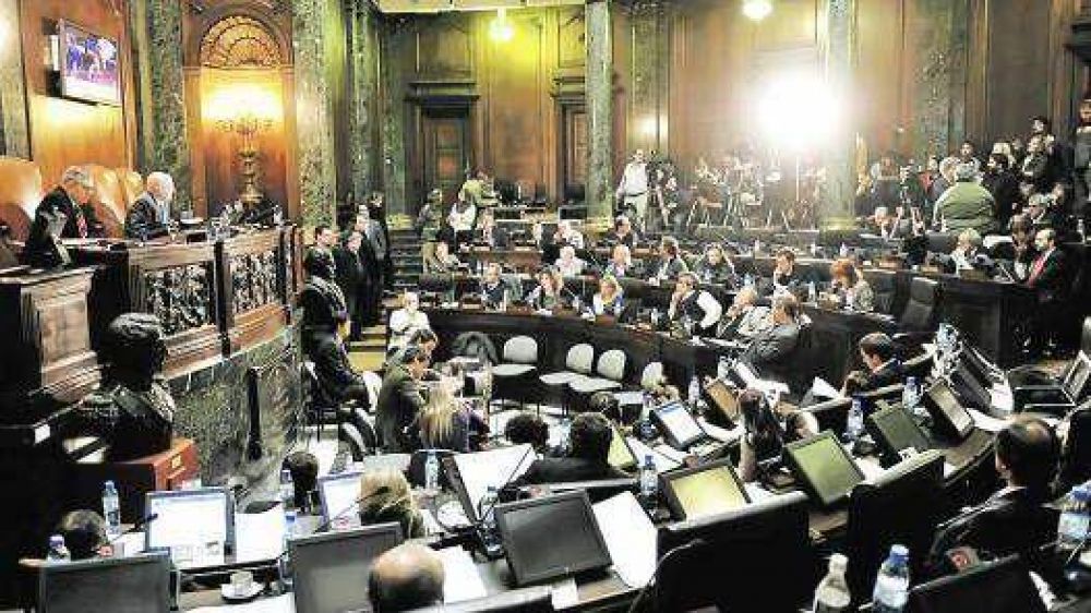 El macrismo se mueve para evitar fugas y sumar aliados