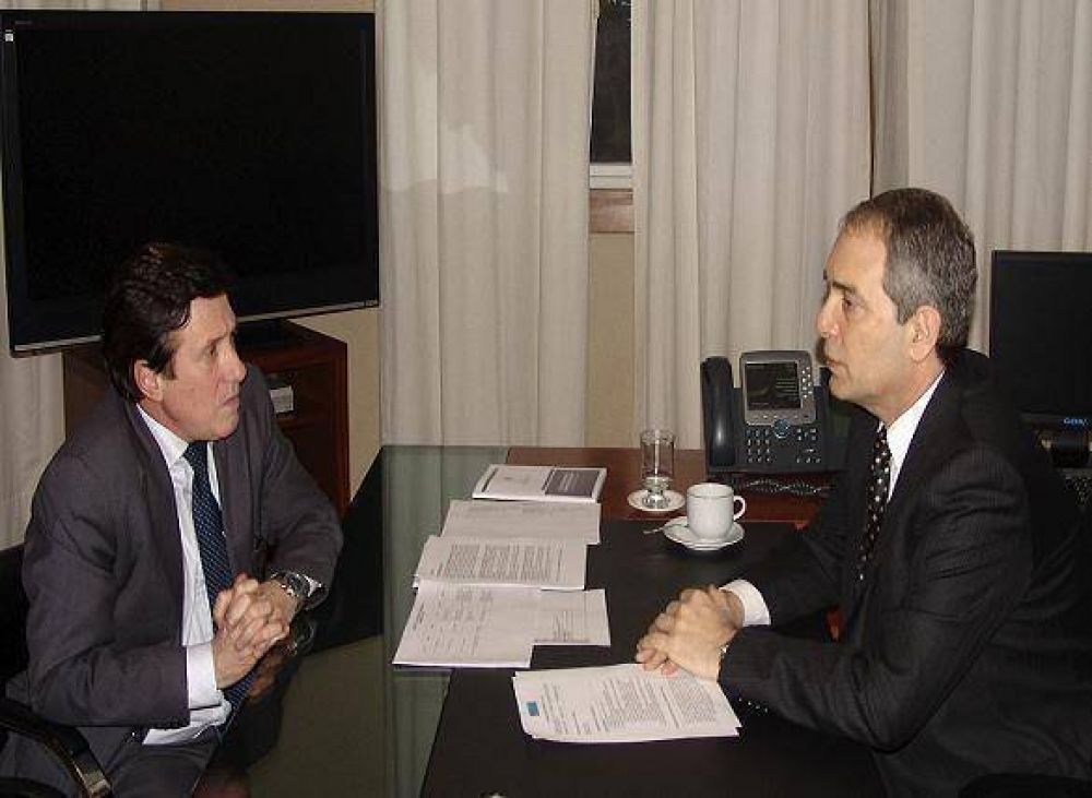 D�AZ P�REZ Y EL MINISTRO ALAK EVALUARON POL�TICAS DE PREVENCI�N DEL DELITO 