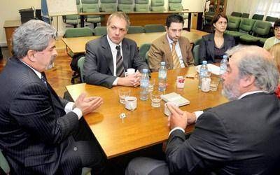 Buzzi firm� convenios para sumar desarrollo tecnol�gico a la ciudad
