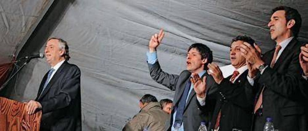 Kirchner ensaya candidatos para reposicionarse en los distritos dif�ciles