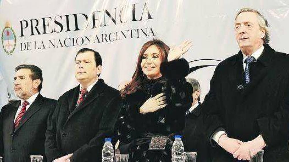Los Kirchner reeditan el clima del Bicentenario en Santiago