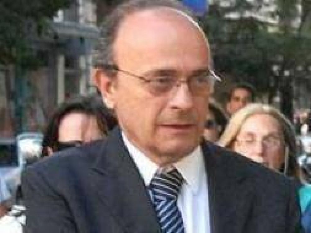 Lan�s: Moreau carg� contra las alianzas electoralistas