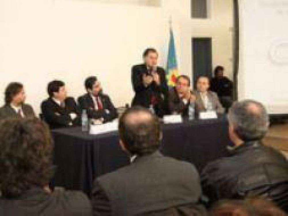 Florencio Varela firma convenio de capacitaci�n laboral