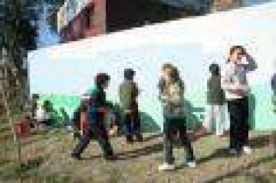 Se inici� el mural en el parque