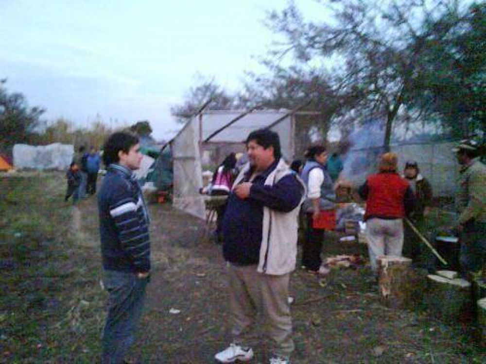  �Medieros y Afines� mantiene el reclamo Santiago Sautel visit� el campamento de Asoma y pidi� soluciones para peque�os productores