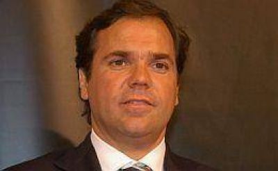 Desde la Provincia cruzaron duro a De Narv�ez y lo desafiaron a un "debate p�blico"