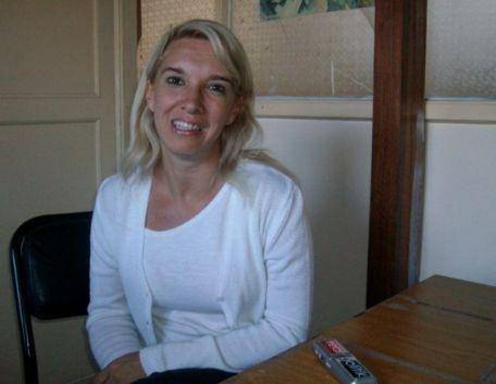  Rosana Fernndez: A muchos de ellos les queda grande el saco de concejal