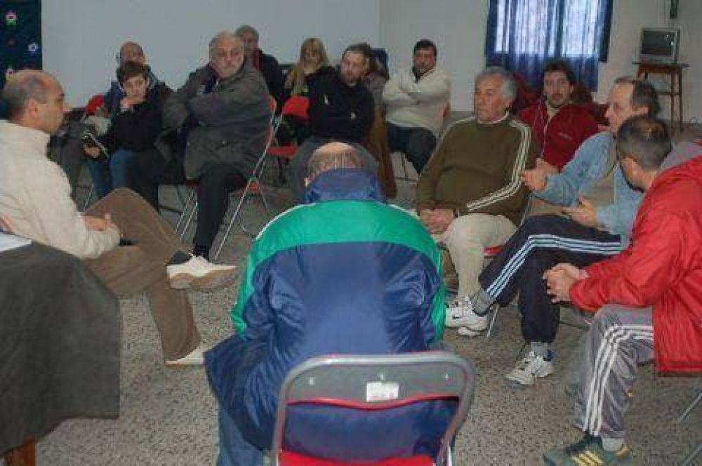  En distintos puntos de la ciudad Contin�an las asambleas vecinales por el Presupuesto Participativo