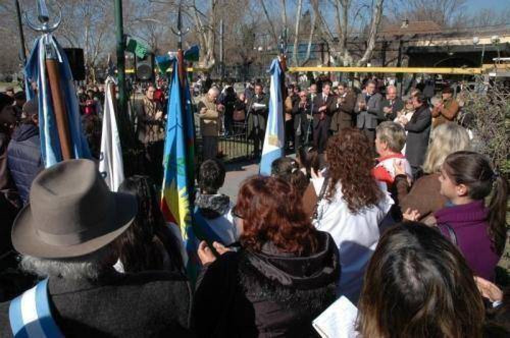 Con un emotivo acto la localidad de Rafael Calzada festej� sus 101 a�os