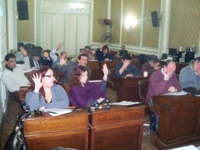 Concejales siguen evaluando el pedido de Aguas de Z�rate para poder aumentar tarifas