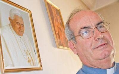 El obispo acepta que el Estado haya aprobado el matrimonio igualitario