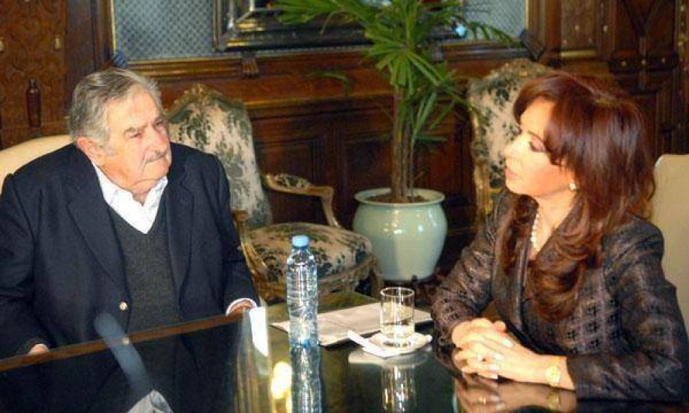  En Uruguay afirman que Mujica viene a Buenos Aires para hablar con Cristina Kirchner  