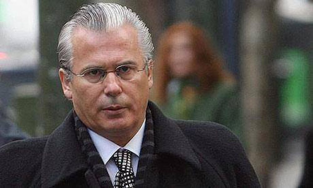 Baltasar Garz�n en la Casa de la Memoria y la Vida