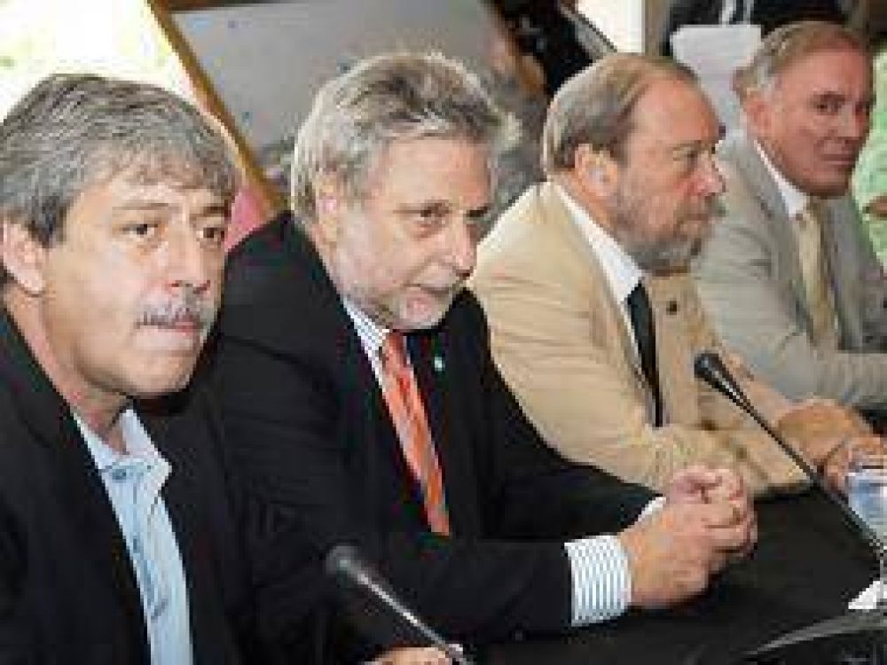 Carri� se sum� al debate sobre las retenciones en la Rural