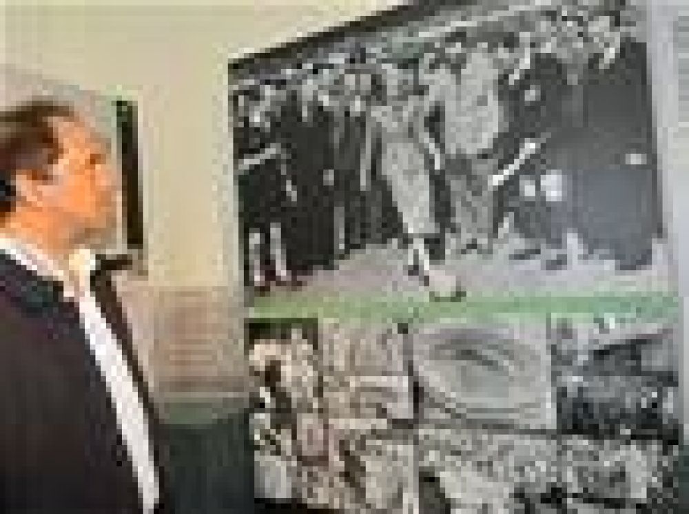 Scioli present� concurso para realizar un monumento a Evita en Los Toldos