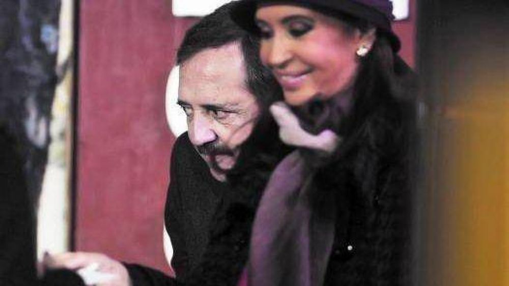Pese a los cruces, Alfons�n y Carri� preparan otro encuentro