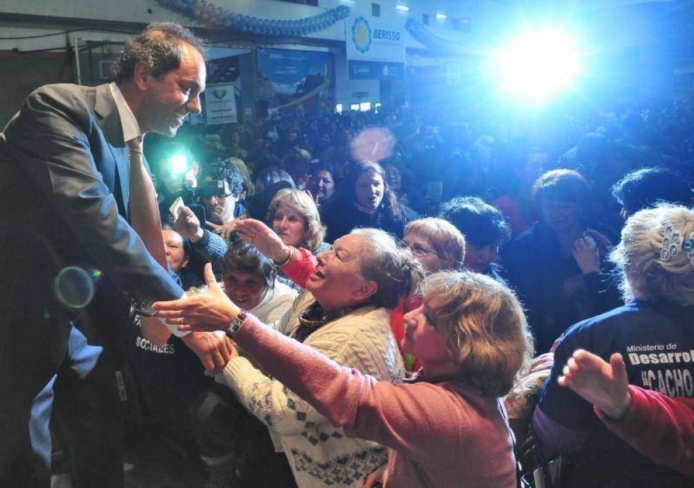 SCIOLI DESTACO ROL DE TRABAJADORAS VECINALES 