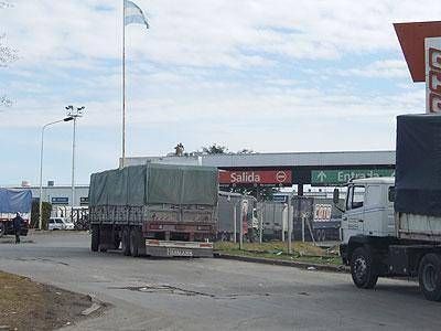 ECHEVERR�A | TRAS LA REZONIFICACI�N QUE APROB� EL CONCEJO Vecinos rechazan la instalaci�n de un matadero de pollos en Luis Guill�n