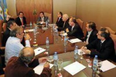 La Plata Agenda de trabajo de Scioli con once intendentes en Casa de Gobierno