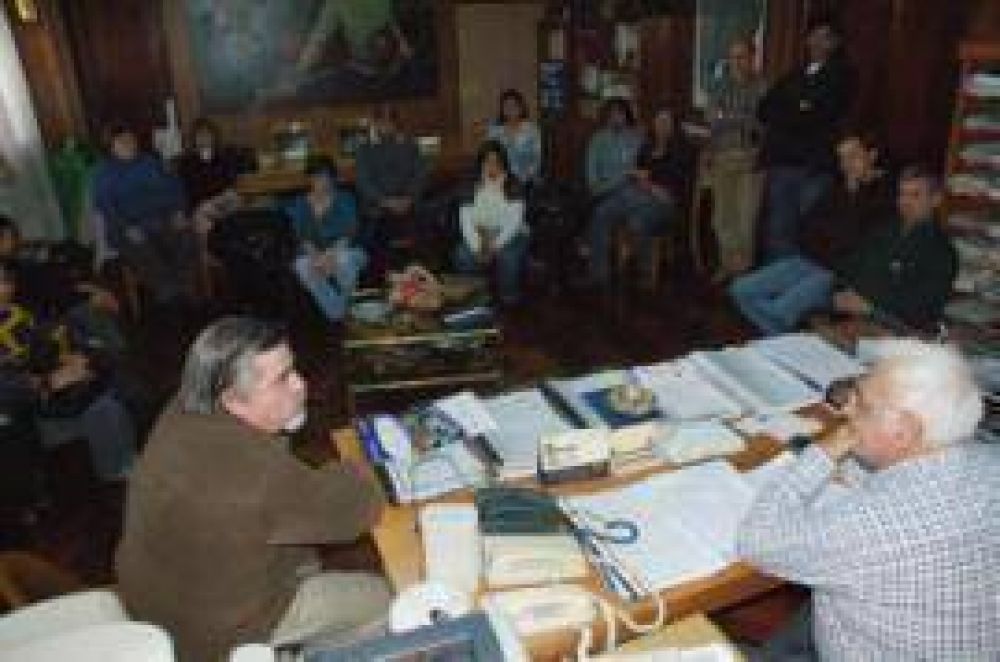 Trenque Lauquen Barracchia encabez� la entrega de subsidios a agricultores familiares por $ 96.200