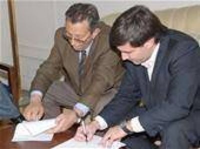 Crotto entreg� ayuda econ�mica a General Viamonte para el campeonato de Rally