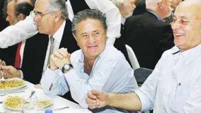 Ofensiva oficial para evitar la baja de las retenciones