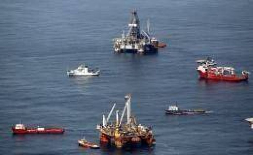 A 100 d�as de la explosi�n, EEUU presiona a BP para hallar una soluci�n definitiva al derrame