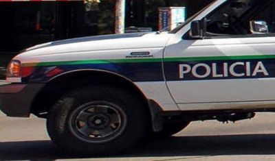 Roban en un restaurant en Castelar y apuntan a un beb�