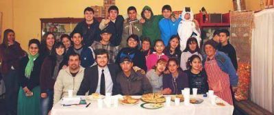 Lucas Ghi visit� a j�venes del barrio Carlos Gardel