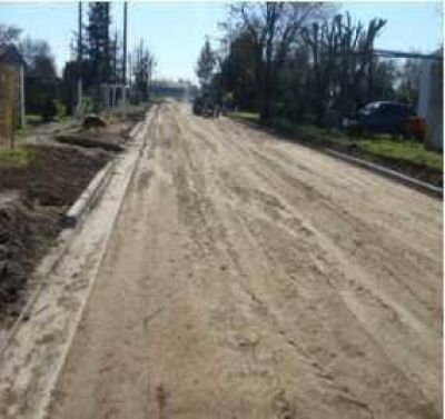 Obras Municipales  PRIMERA ETAPA DE CORD�N CUNETA EN GAHAN.