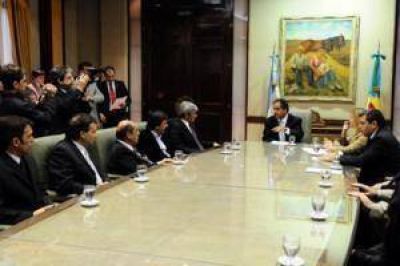 La Plata Aporte para construcci�n de viviendas para Carlos Casares y Pellegrini