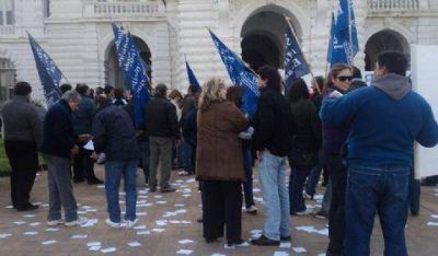 Reclamo de municipales por el c�digo de descuento De Martino: �Si el conflicto no se soluciona en 20 d�as va a bajar la Provincia�