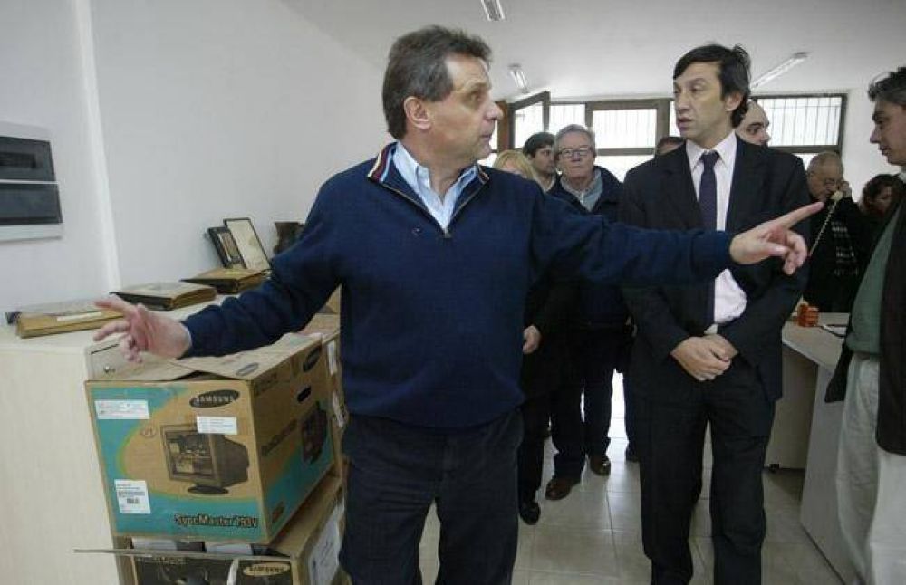 Pulti recorri� la biblioteca parlante y elogi� al presupuesto participativo