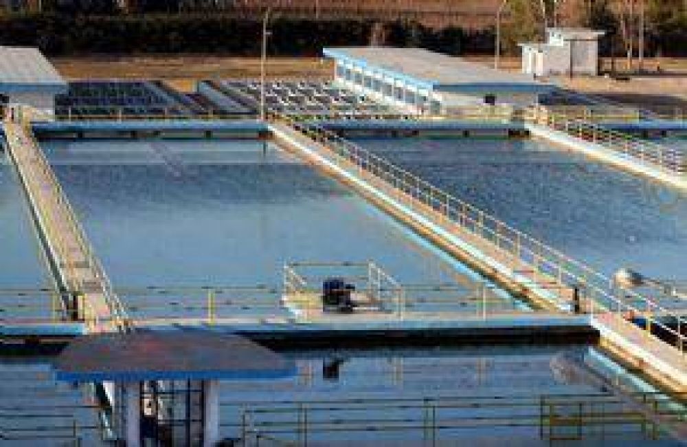 Jaque cre� por decreto la nueva empresa de agua