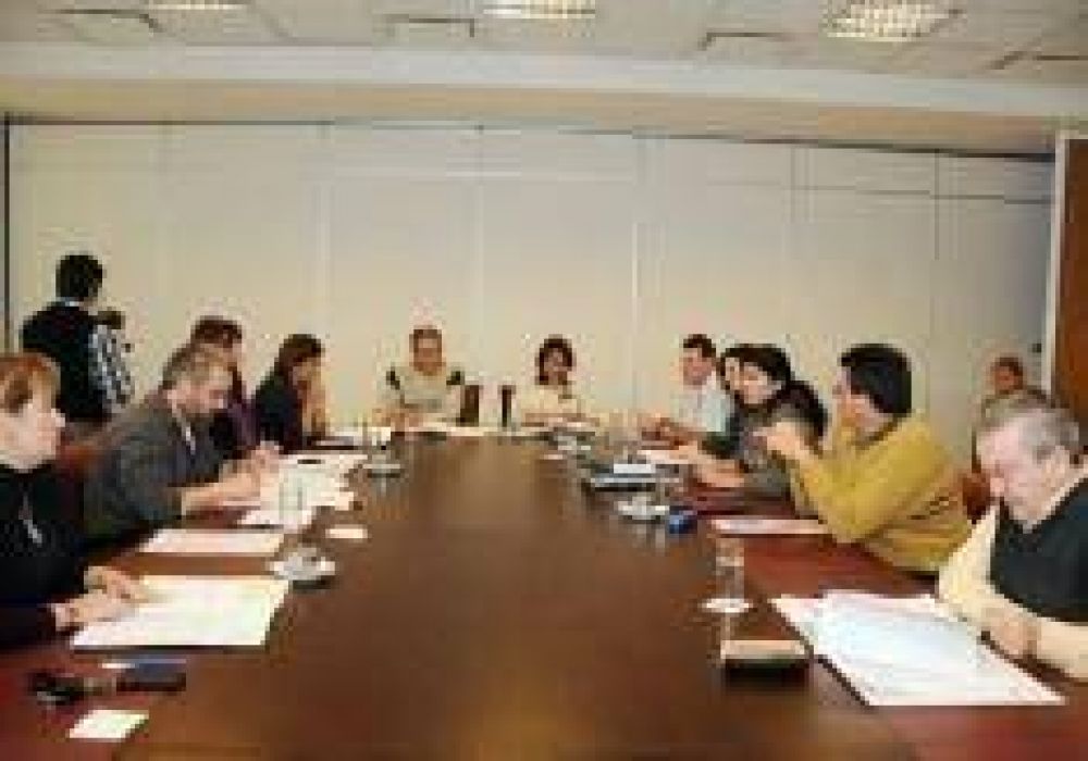 Avanza la creaci�n del Foro Educativo