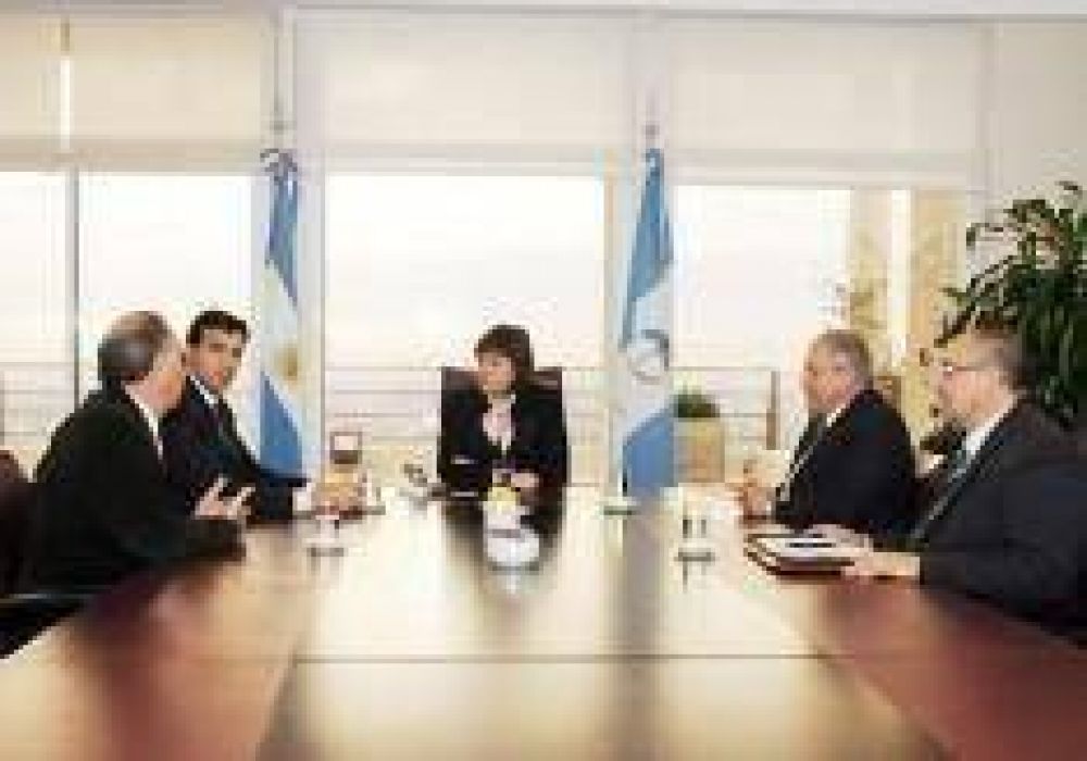 Pechen, con directivos de YPF