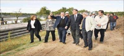 �La toma de agua desde el R�o Colastin� estar�a por derrumbarse o por colapsar�
