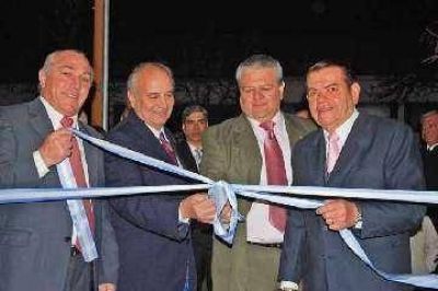 Tebes asisti� al acto inaugural de la sede de la Mutual de Ferro Carril Oeste