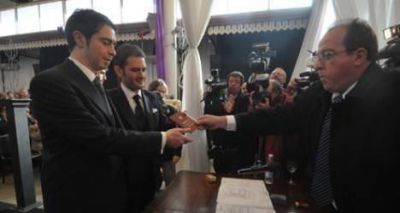 Mart�n y Oscar dieron el s� en el primer matrimonio igualitario de Rosario