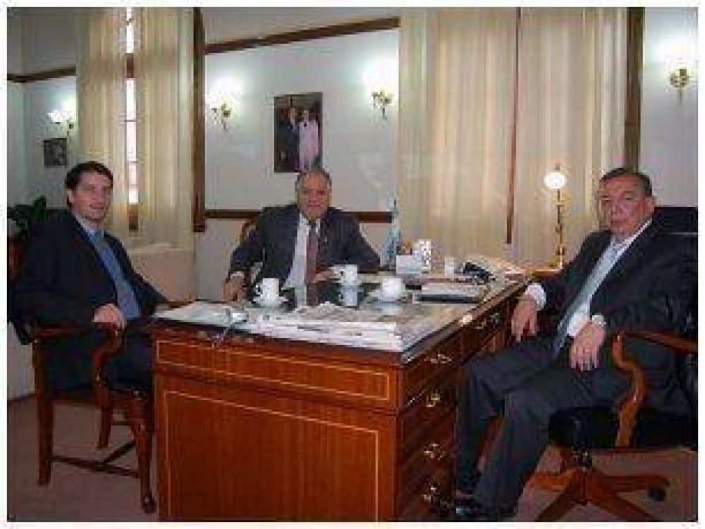 EL PRESIDENTE DE ROTARY CON EL INTENDENTE ZUCCARO