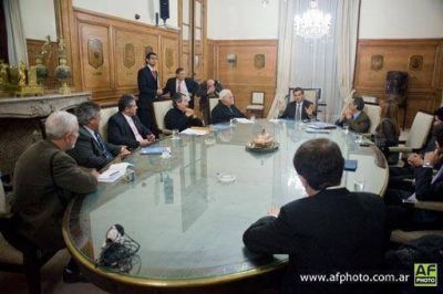 Selva estuvo con ministro Randazzo por los DNI