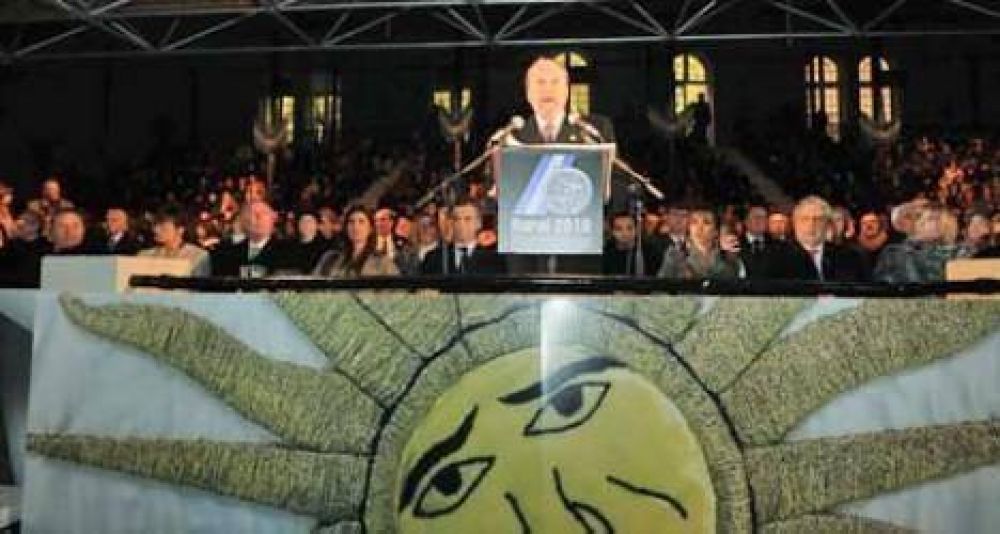 Biolcati: "Somos un pa�s vapuleado por la corrupci�n y la pobreza"