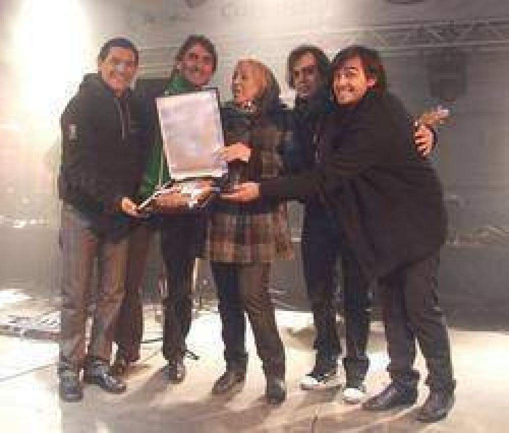 Show y emoci�n: Miles de personas disfrutaron de un espectacular cierre de festejos por los 125 A�os de Campana con Los Nocheros